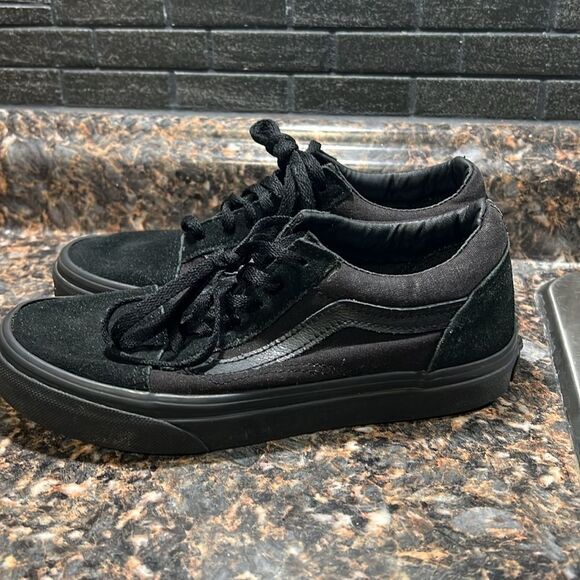 Vans  boys Old Skool Triple Black Suede Sneaker size 3 - Picture 4 of 9